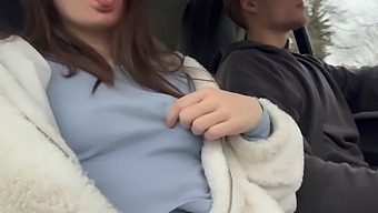 Experiența Xxx A Unui Cuplu Tânăr În Ajunul Crăciunului.