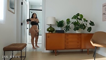 Moja Cimra Roxanne Roselle Je Hotela Videti, Če Jo Lahko Obdelam.